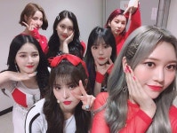 응원으로 신나게 마무리‼️ 핫한 인간 난로 모랜이들과 함께 곧 팬싸에서도 만나욧😋 ⠀⠀⠀ #MOMOLAND #혜빈 #연우 #제… | 난로