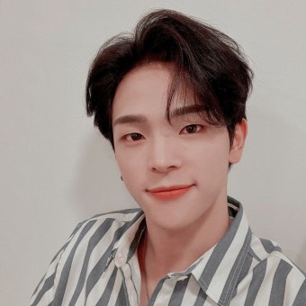김우진 Kim Woojinッ | Kim woo jin, Kim, Brazilian girls