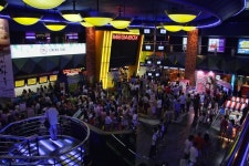서울을 대표하는 무비박스 : Movie box that represents Seoul | Cinema, Times square