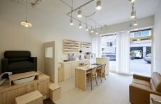 화이트&우드톤 깔끔한 분위기의 10평 네일샵 인테리어 (부천 원미구 상동)