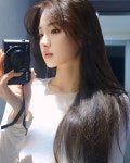 Pin by 김종철 on 가장예쁜 얼굴 몸매 in 2025 | Cold outfits, Asian girl, Korean girl