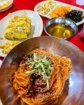 엄청 오랜만에 찾은 #담양 #맛집 #뚝방국수 는 뭐니뭐니해도 미친황금비율의 양념장으로 버무린…” | 음식 사진
