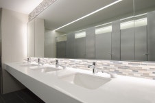 Commercial Restroom | 화장실