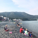 사진소통 #소통 #사진찍기 #바다 #해변 #geoje #좋아요  Mongdol Beach . . . #거제도 #통영 #자연 #몽돌해수욕장 … | Dolores park, Beach, Sky
