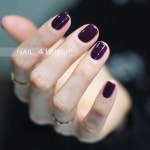 딥퍼플컬러 위에 여성스럽게 자꾸만 눈이 가는 #레이져라인네일 로 포인트! @nail_41shop #41샵 #네일디자이너지니 #지니네일... 
