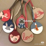 key chain에 있는 Supatthra Hirunwong님의 핀 | 가죽, 장식