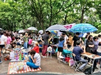 Korea (대한민국), Seoul (서울), Hongdae FREE Market (홍대 프리마켓) -  FREE b/c the artists that sell here do not have to... 