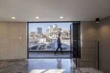 (주)건축사사무소 더함 / ThEPLus Architects 의 서교동 협소상가 달고나 | 모던 건축, 건축가, 건축