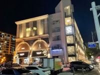 뉴코아 업라이트 투광조명 - 2021 | 건축물