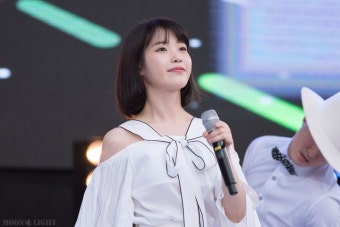 [170520] 연세대 아카라카 아이유 직찍 Part.1 by 달빛마차 | 열렬한, 콘서트