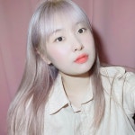 색이 빠지면서 화이트애쉬 느낌이 되어 더욱 사랑받는 컬러입니다. 피부톤이 화사해보이는 효과가 있습니다.😊 . . 탈색 2회 + 염색 1회…”