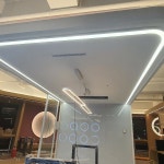 line_lighting)님: 양산시 프리미엄스터디카페 남다름 라인조명 제작시공 사례입니다 ~~~  특수하게 제작된  양산시 남다른 스터디카페... 