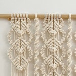 LET BE l DIY macrame & weaving on Instagram: 💛 - 마크라메 월 행잉🌿 기본 매듭을 사용해서 마크라메 월 행잉을 만들어... 