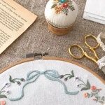 리본으로 ^^ #프랑스자수 #embroidry #마로작업실 #구미프랑스자수 nel 2024 마로 on... 리본으로 ^^ #프랑스자수  #embroidry... 