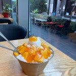 #먹스타그램 ꔛ ⚇̮ trên Instagram: “#망고빙수 빙수는 좋은데 여름은 싫은 🤭 생망고라 더 맛있다... 
