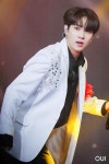 Pin by 𝐴𝑟í𝑎♡ on WEi | 위아이