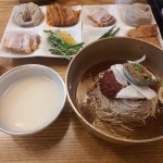 잘빠진메밀 - 종로3가역 국수 / 면 요리 | 맛집검색 망고플레이트 - 2020 | 미식가, 식품 아이디어, 음식 및 음료