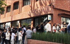 대진항에 있는 동현 김님의 핀 - 2021 | 인스타그램, 건물