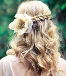 To see more: http://www.modwedding.com/2013/12/26/19-gorgeous-wedding-hairstyles/ | 헤어스타일, 머리, 스타일