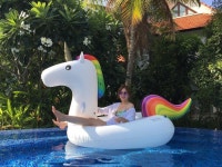 Instagram의 님: #베트남#다낭#푸라마풀빌라#라군풀#유니콘튜브 바람넣는거도 안가져가고...넣을려면 또 버기불러서 로비가야되고 결국은... 