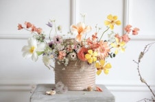 Flower Studio.OJ I 오브제소일’s Instagram photo: “• 베이직클래스 교대반이 먼저 시작되었어요. 첫시간으로 오제이가 좋아하는 수업중... 