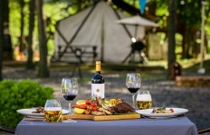 #켄싱턴 #호텔 #평창 #오대산 #bbq #프렌치정원 #정원 #호캉스 #야외정원 #글램핑 #스테이크 #캠핑 #랍스터 #와인 #플레이팅 | 야외 정원, 글램핑, 도예