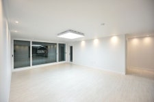 구로 고척동 인테리어 - 고척 벽산 블루밍 33평 아파트 심플 미니멀 거실과 안방 가벽 인테리어 조합 : 네이버 블로그 - 2020 | 인테리어, 아파트... 