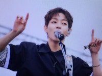 꽃집누나 🌹 on Instagram: “더로즈를 얻고 건강을 잃었다.. 😷🤒 #더로즈 #우성 #therose #woosung #렛츠락페스티벌”