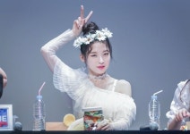 OH MY GIRL ARIN에 있는 핀