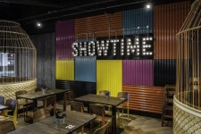 Sticky Sisters에 있는 Brown Studio님의 핀 | 인테리어, 간판 인테리어