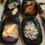 055-867-1907 몽돌식당횟집 #남해맛집  맛은 한번 오신 분들은 모두 만족 점점 단골 손님들이 늘어나고 대박 대박  경남 남해군 … | Food... 
