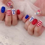 Singapore 네일살롱드두 on Instagram: “Holiday nail art ❤️💙 해변으로 고고싱 ❤️💙 ⠀ ⠀ ⠀ ⠀ ⠀ ⠀  예약... 