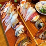 Instagram의 치 즈님: “두툼한초밥이 땡길때 찾아가는 동네스시집🍣.둘이가도 맛있어서 늘 어왕특선세트,스페셜세트 다 먹고 추가로... 