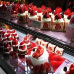 내 사랑 딸기 🍓🍰 아무리 바빠도 이치고 쇼트케익을.. 안먹을순 없잖아ㅋ #딸기#케익#쇼트케익#도쿄#イチゴ#ケーキ... 