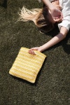 crochet bags에 있는 Emily Hartono님의 핀 - 2023 | 크로셰 손가방 패턴, 크로셰, 가방