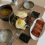 Pin page 소소한 저녁밥상 on Instagram: “. 참치나물비빔밥 된장찌개 그릴햄 #비빔밥 #된장찌개 #햄” in 2024 | Aesthetic... 