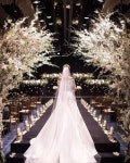 Pin page Market Wedding Hằng & Quí에 있는 Vigor Nguyễn님의 핀 - 2024 | 결혼식 무대, 결혼식장, 웨딩 아치
