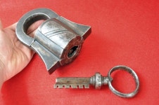 Riesiges Scheibenschloss + Schlüssel um 1700 | 열쇠