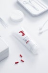 JSOOP Red J Scalp Heal Pack | 화장품, 유리병, 포스터 디자인