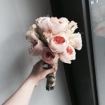 라플로르 #유니크부케 #상암dmc웨딩홀 . . 식전날 직접... 플라워레슨#라플로르#라플로르플라워#플로리스트#예쁜꽃집#홍대꽃집... 