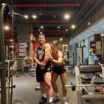 오랜만에 함께 운동 😵😵 우리 게이 아니에요~~ 게이들이 하두 좋아해서 글남깁니다... . . . #운동#헬스#보디빌딩#피트니스#다이어트... 