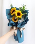 Instagram의 달빛꽃집- dalbit_flowershop 화정꽃집님: “#달빛꽃집꽃다발 . . 너바라기의 계절 🌻💛 . . . . #달빛꽃집#화정달빛꽃집... 
