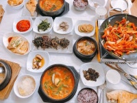 Instagram의 YeonJu Kang님: “#속초가든#섭국#산채정식#약수돌솥밥#더덕황태구이#조식#아침부터먹방#😋”