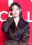 [셀럽미디어 김혜진 기자] 배우 김민주가 22일 오후 서울 성동구 에스팩토리에서 진행된 한 뷰티 브랜드 행사에 참석해 포즈를 취하고 있다.... 