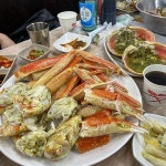 😋 싱싱한 해산물이 먹고싶을땐 역시 회센터로 가는게 답입니댱ㅋㅋㅋ 싱싱한 대게 꺼내주시는데 수율도 좋고 먹기좋게 싹 손질해서... 