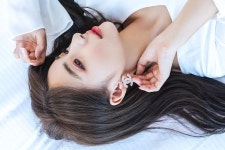 박고희 on Instagram: “모터쇼 가기 딱 좋은 날씨네☀️ #루시드엘 #쥬얼리 #명품쥬얼리 #임지우”