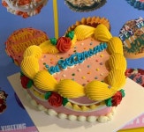 Pin by ᴸᴬᵁᴿᴱᴺ로렌 on a weird and pretty cake or two | Cute desserts, Pretty cakes, Cake decorating