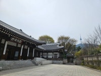 Pin van 기원 김 op 한국의 고궁과 한옥 in 2024