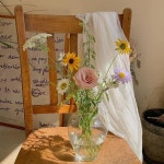 라 발스 플레르 on Instagram: “꽃 정기구독을 시작합니다🌼 ⠀ ⠀ 한달에 두번 화병에 꽃을 꽂아드려요,🌷 더운 여름에는 택배가 어려워서... 