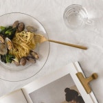 우리집 다정한살림 이야기 vlog💛 on Instagram: “아점은 파스타로... _ #봉골레파스타 #홈메이드 #홈쿡 #온더테이블 #위드테이블” | Food